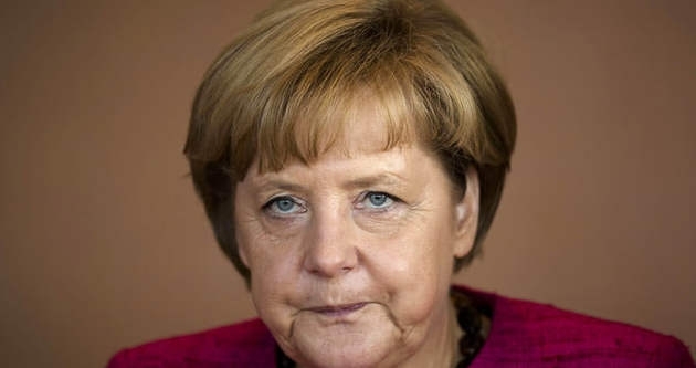 Меркель отменила визит на экономический форум в Давос из-за проблем с мигрантами