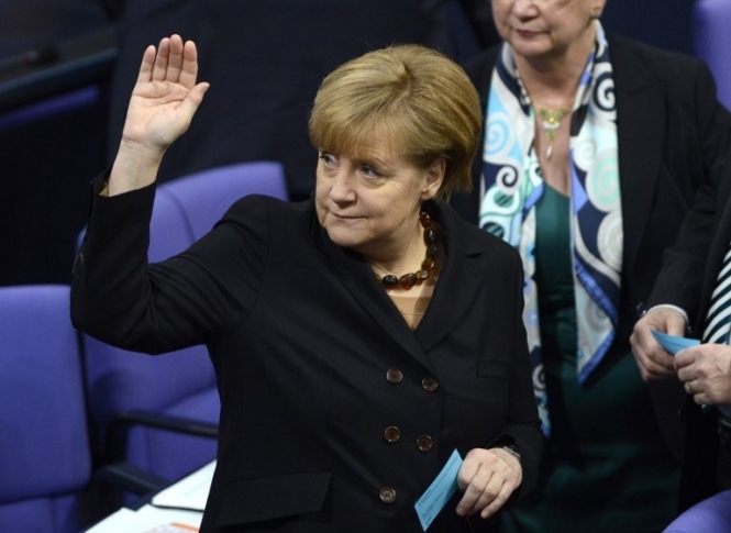 Меркель запевнила Яценюка в підтримці Німеччини на шляху стабілізації ситуації в Україні