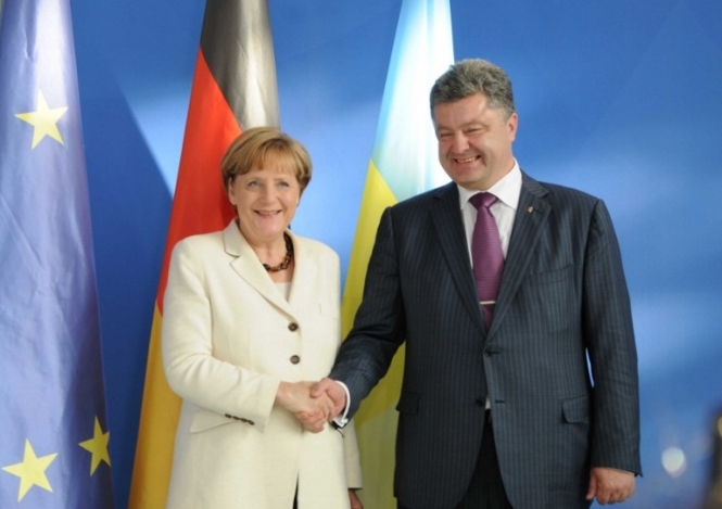 Меркель пообіцяла Порошенку всебічну підтримку України