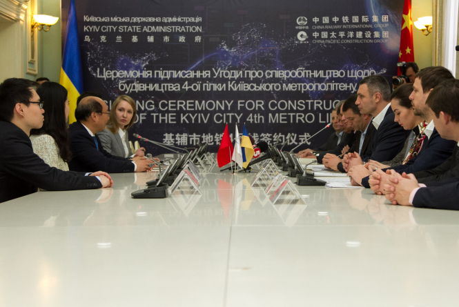 Кличко подписал соглашение с китайцами о строительстве четвертой ветки метро
