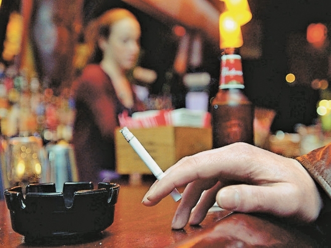 Чому насправді сприяє закон про заборону паління в громадських місцях