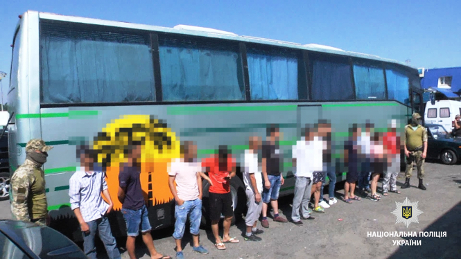  В Одесі затримали 17 нелегалів з країн Азії