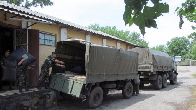 Польща відправила українським військовим гуманітарну допомогу