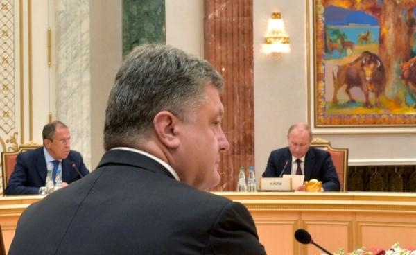 Путін обговорив з Порошенком розміщення збройної місії ОБСЄ на Донбасі