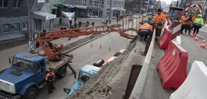 В АМКУ підозрюють змову під час проведення тендеру на ремонт Шулявського мосту