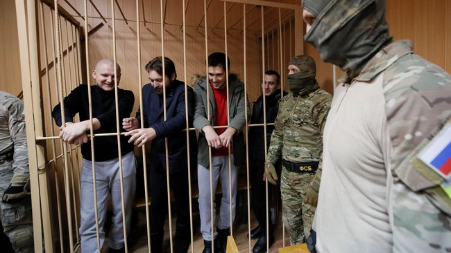 Первой группе украинских моряков в Москве продлили арест