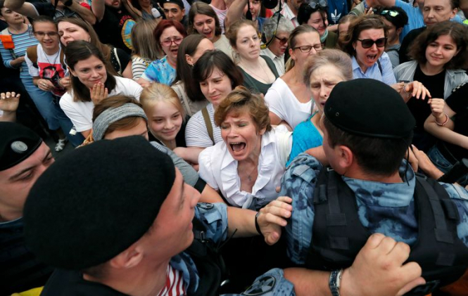 У Москві затримали понад 400 людей
