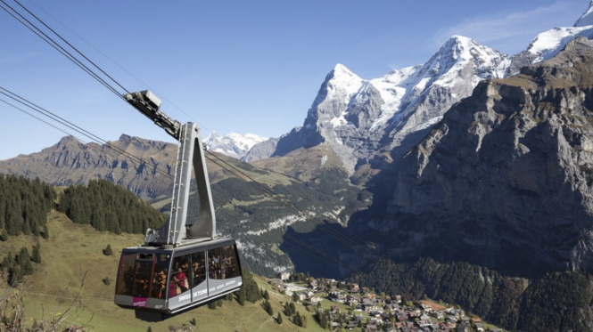В Швейцарии 400 туристов эвакуировали с горы из-за неисправности фуникулера