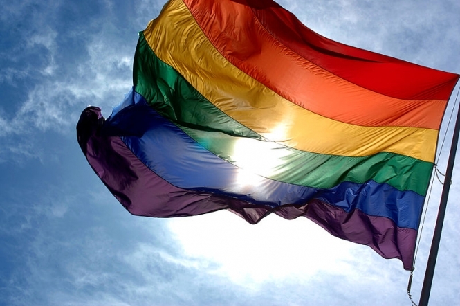 Польща відмовилася визнавати гомосексуальні подружжя