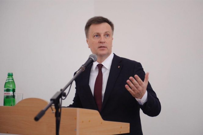 Наливайченко: землю продавать категорически нельзя из-за коррупции во власти