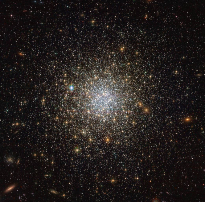 Hubble сфотографував скупчення зірок, якому понад 13 млрд років