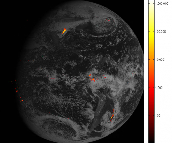 NASA показало, как выглядят молнии из космоса, - ВИДЕО