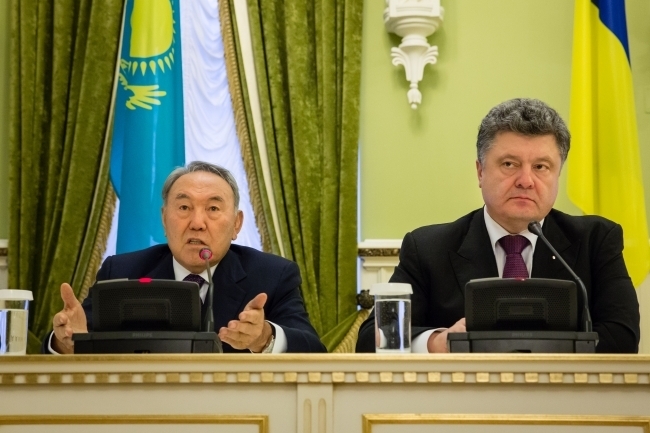 Назарбаев считает события в Украине организованной гражданской войной