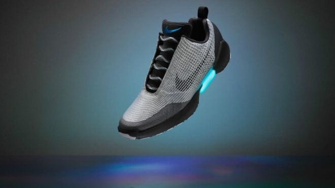 Nike презентувала кросівки з автоматичним зашнуровуванням, - ВІДЕО
