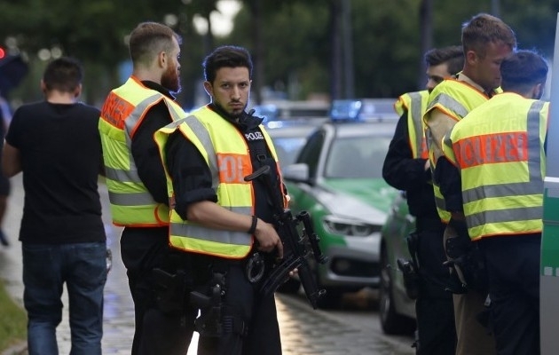 Полиция Мюнхена: в городе орудуют трое стрелков