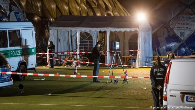 В Германии полицейские застрелили мигранта, который напал с ножом на своего соседа