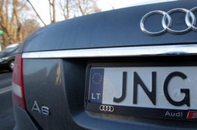 Литва помогает Украине расследовать ввоз авто на еврономерах