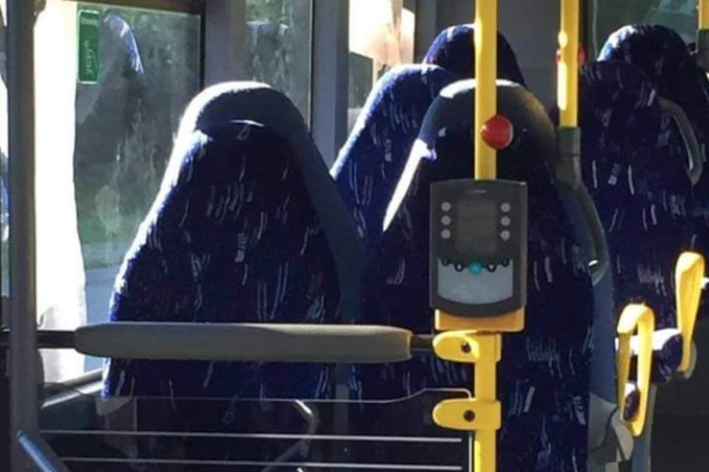 У Норвегії націоналісти сприйняли автобусні сидіння за мусульманок в паранджі