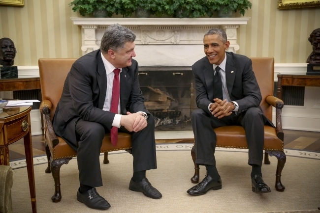 Порошенко вряд ли получил от встречи с Обамой что-то большее, чем совместное фото