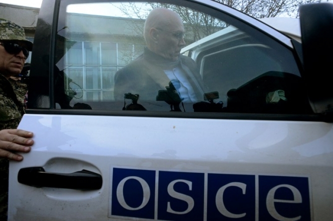 Наблюдатели ОБСЕ, которых задержали в Северодонецке, вышли на связь