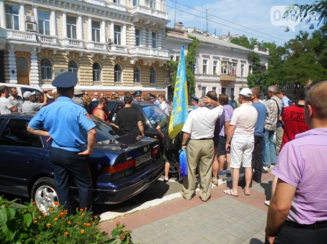 Як в Одесі затримували працівника СБУ з георгіївською стрічкою, - фото