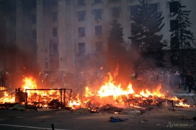 В Одессе сожгли пророссийский лагерь: есть новые жертвы, - фото