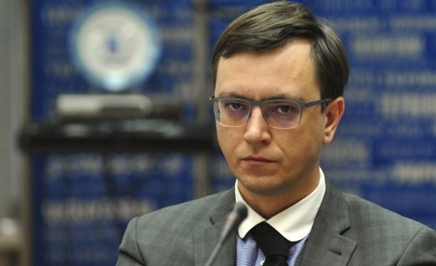 Прокуроры просят взять министра Омеляна под стражу с залогом 5 млн грн