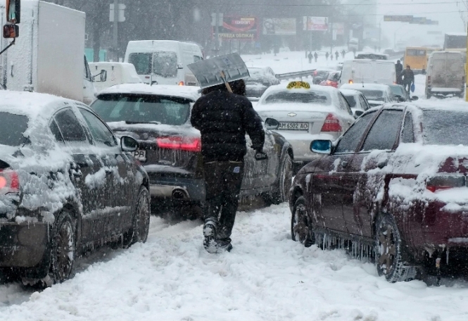 У неділю дощ зі снігом очікується у більшості областей України