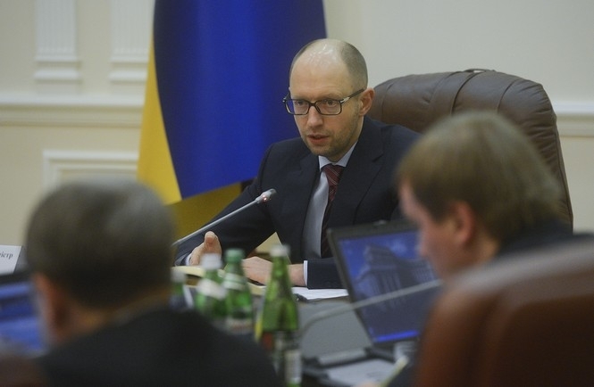 На 14:00 Яценюк созывает экстренное заседание Кабмина