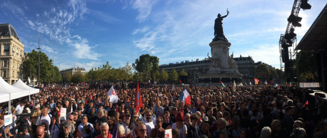 Проти трудової реформи Макрона у Парижі протестували десятки тисяч людей