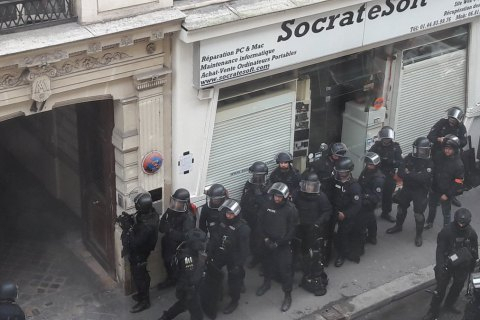 В Париже захватили заложников