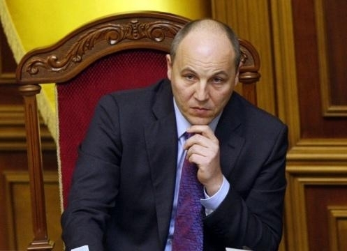 Парубий предлагает парламенту закон, чтобы депутаты выступали на заседаниях на украинском