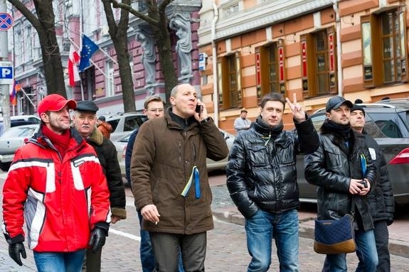 Комендант Євромайдану кличе всіх чоловіків Києва ввечері на Майдан
