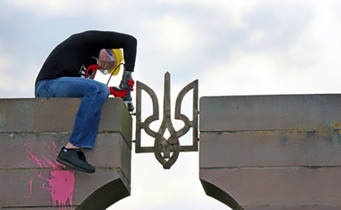 В Польше вандалы осквернили 15 украинских памятников, в Украине - четыре польских