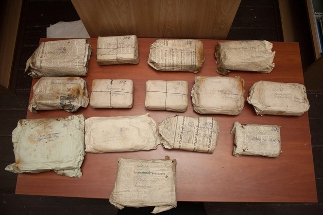 В Тернопольской области выкопали бидон с архивом Службы безопасности ОУН