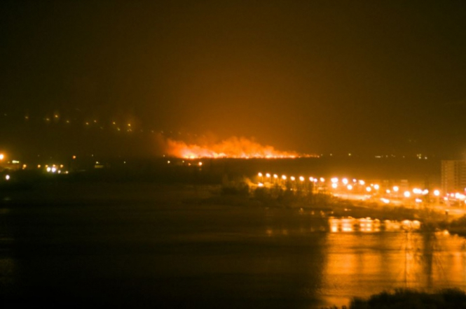 Пользователи соцсетей сообщают о большом пожаре возле Киева