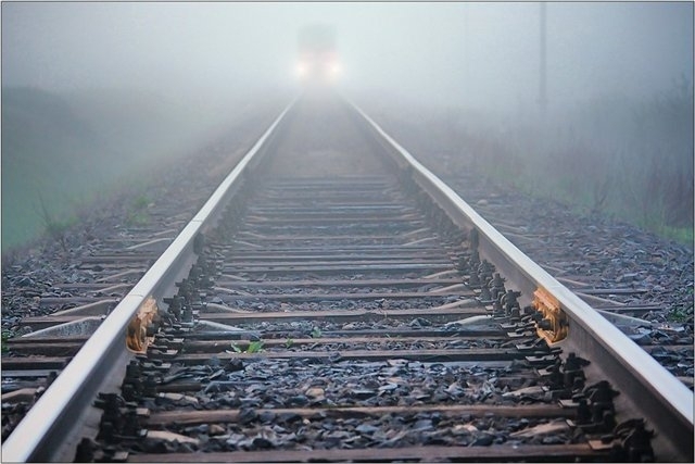 Террористы взорвали два участка железной дороги в Донецкой области