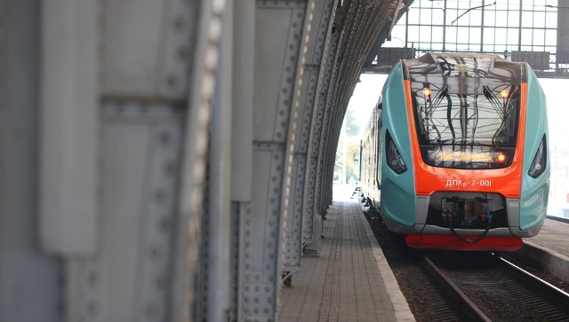 Укрзалізниця запустить перший нічний потяг з вагонами-трансформерами
