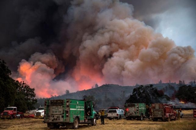 Через пожежу у Каліфорнії евакуйовано понад 12 тис. осіб