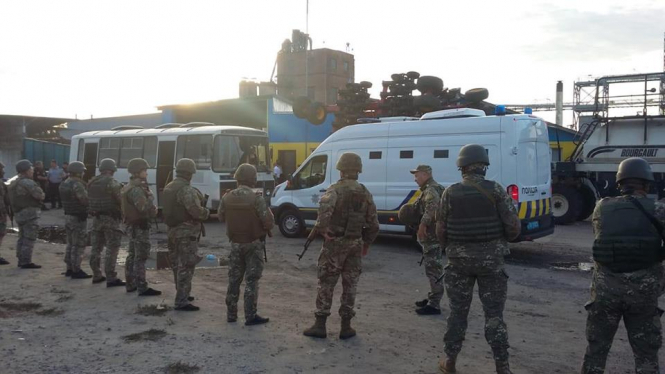Рейдерське захоплення на Харківщині: поліція затримала більше 50 