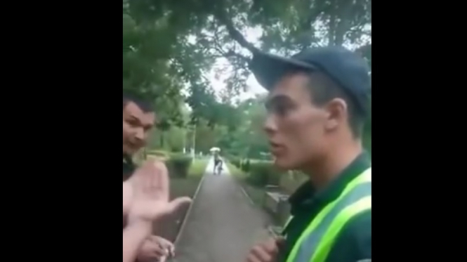 На Одещині поліцейський вдарив хлопця, який назвав його 
