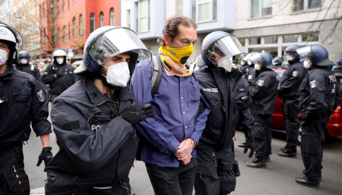 У Швейцарії поліція розігнала жіночу демонстрацію