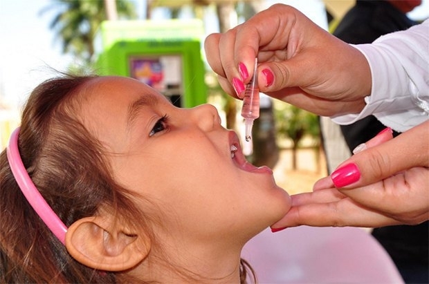 МЗ распределил между областями 400 тыс. доз вакцин от полиомиелита
