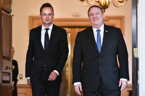 Госсекретарь США и глава МИД Венгрии обсудили помощь Украине в войне с Россией