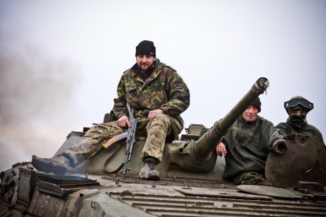 На Донбасі в ході бойових дій поранено двох українських військовослужбовців