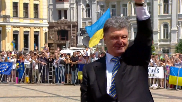 Порошенко обещает досрочные выборы в местные советы в Донецкой и Луганской областях