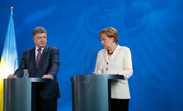 Долю санкцій проти Росії ЄС вирішить після доповіді Порошенка на саміті в Брюсселі, - Меркель