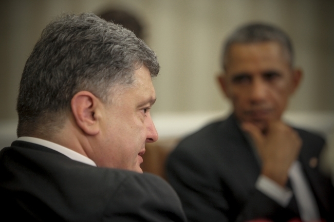 Обама и Порошенко обсудили возможность контроля на границе России и Украины 