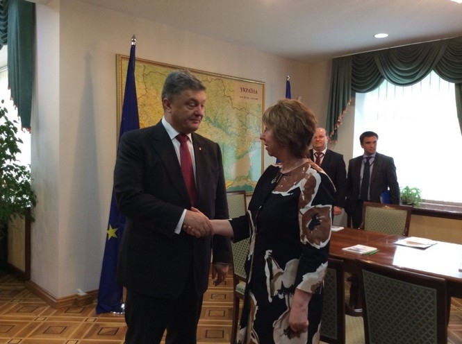 Порошенко призывает мировое сообщество помочь Украине установить контроль над границей с РФ