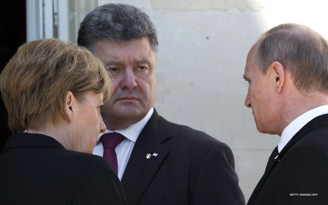 Путін, Меркель та Порошенко неформально поспілкувались у Франції